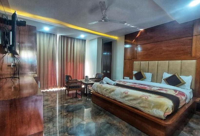 בית מלון כפרי India House