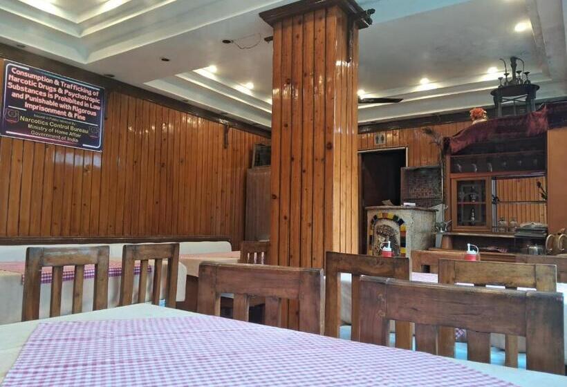 בית מלון כפרי India House