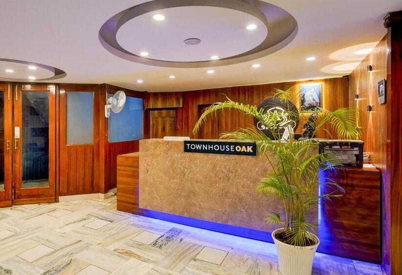 Townhouse Oak Clock Tower Formerly Hotel Ambassador