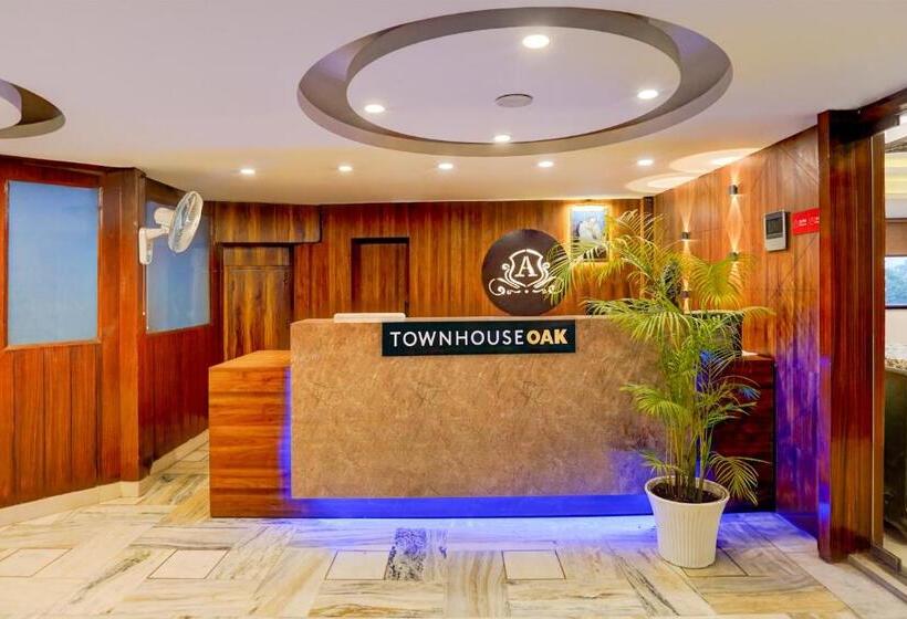 Townhouse Oak Clock Tower Formerly Hotel Ambassador