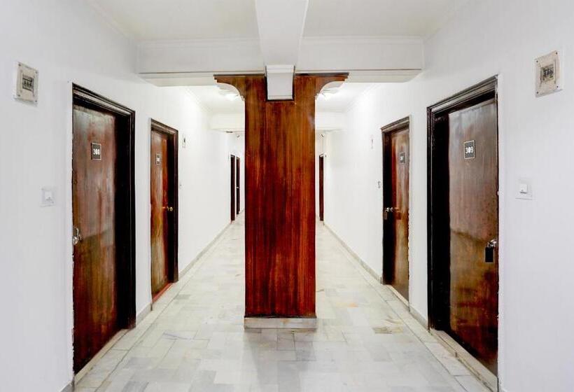 Townhouse Oak Clock Tower Formerly Hotel Ambassador