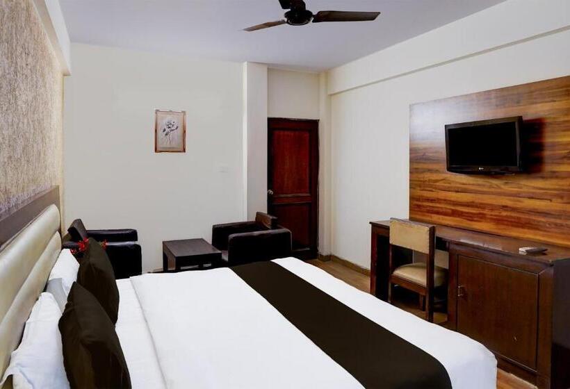 Townhouse Oak Clock Tower Formerly Hotel Ambassador