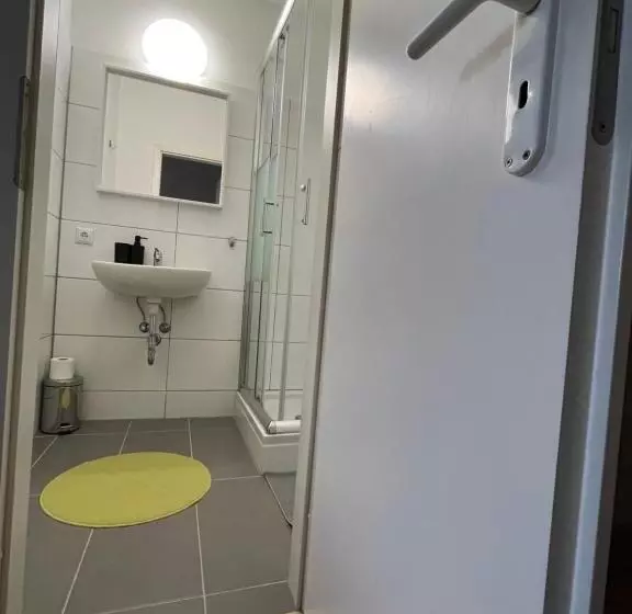 Majatalo Doppelzimmer Mit Bad 9