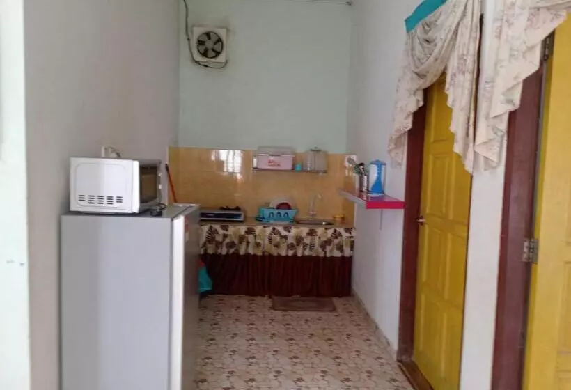 ペンション Oyo Home 90990 Sri Tempurung Homestay