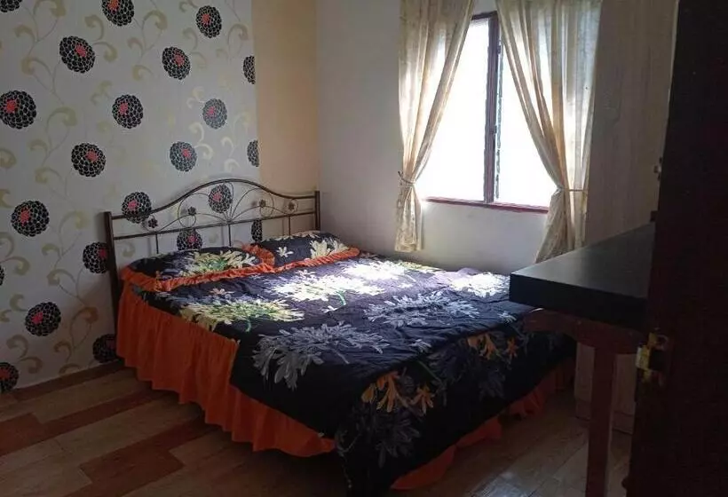 ペンション Oyo Home 90990 Sri Tempurung Homestay