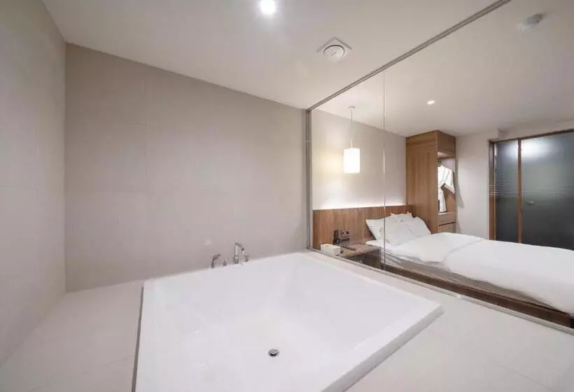 Simjak Hotel By Aank