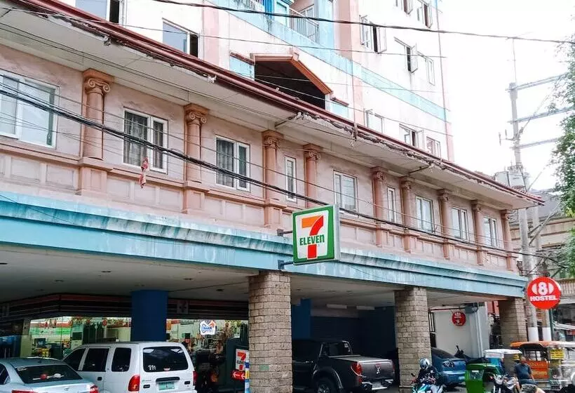 8hostel