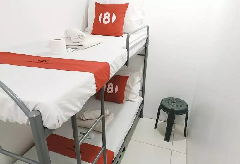 8hostel