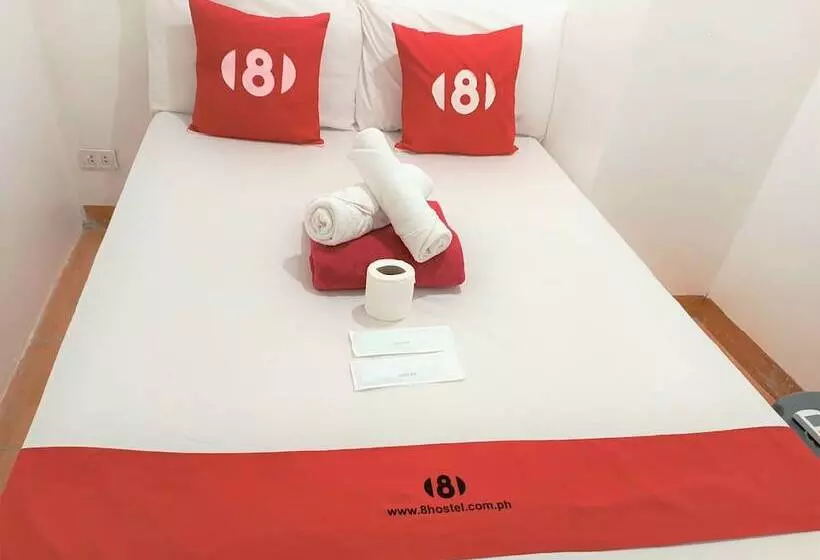 8hostel