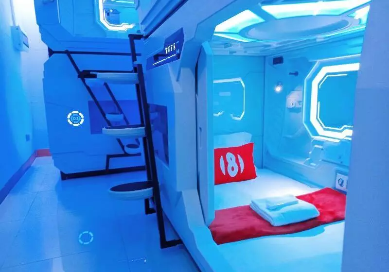 8hostel