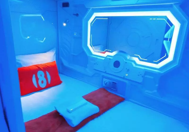 8hostel
