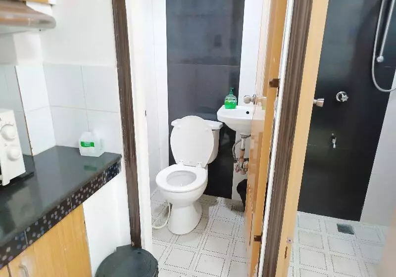 8hostel