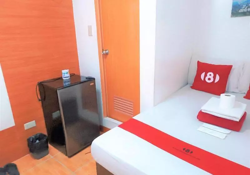 8hostel