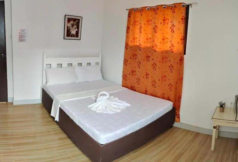 הוסטל Island Hop Inn