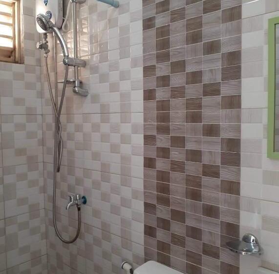 הוסטל Island Hop Inn