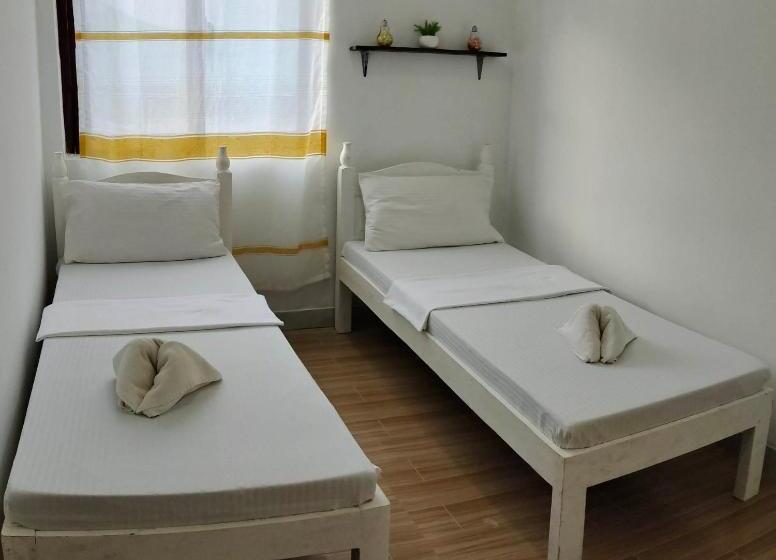 הוסטל Island Hop Inn