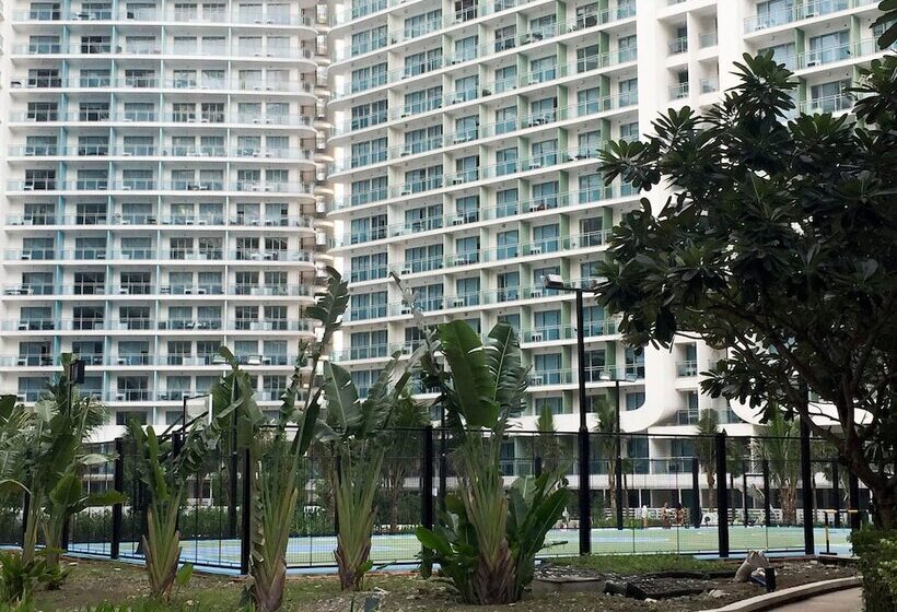 Azure Beach Club Paris Hilton