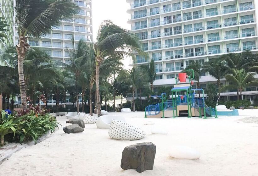 Azure Beach Club Paris Hilton