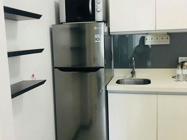 Azure Beach Club Paris Hilton