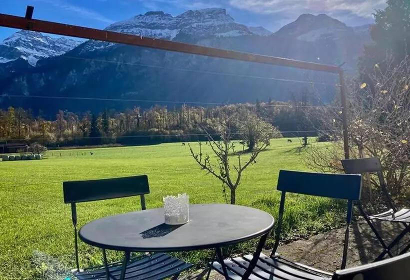 Aamiaismajoitus (B&B) Alpenrose Beim Ballenberg