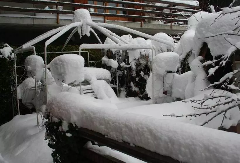 ベッドアンドブレックファースト Bnb Claudy Et Elizabeth Michellod Dutheil