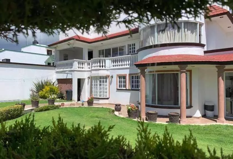 Aamiaismajoitus (B&B) La Aurora Hotel Like Home