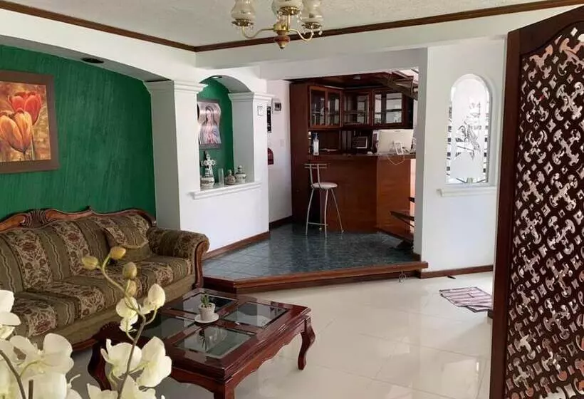 Aamiaismajoitus (B&B) La Aurora Hotel Like Home