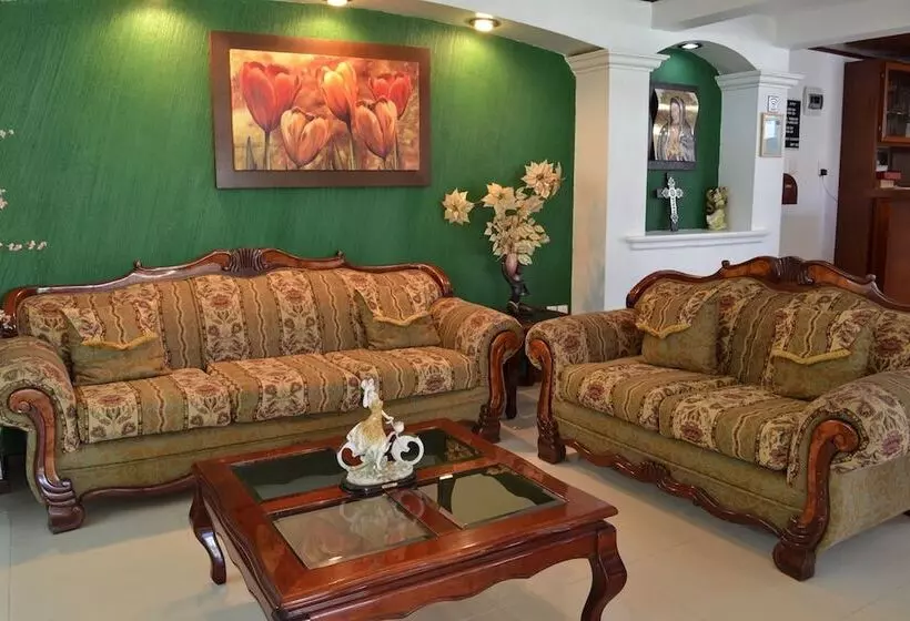 Aamiaismajoitus (B&B) La Aurora Hotel Like Home