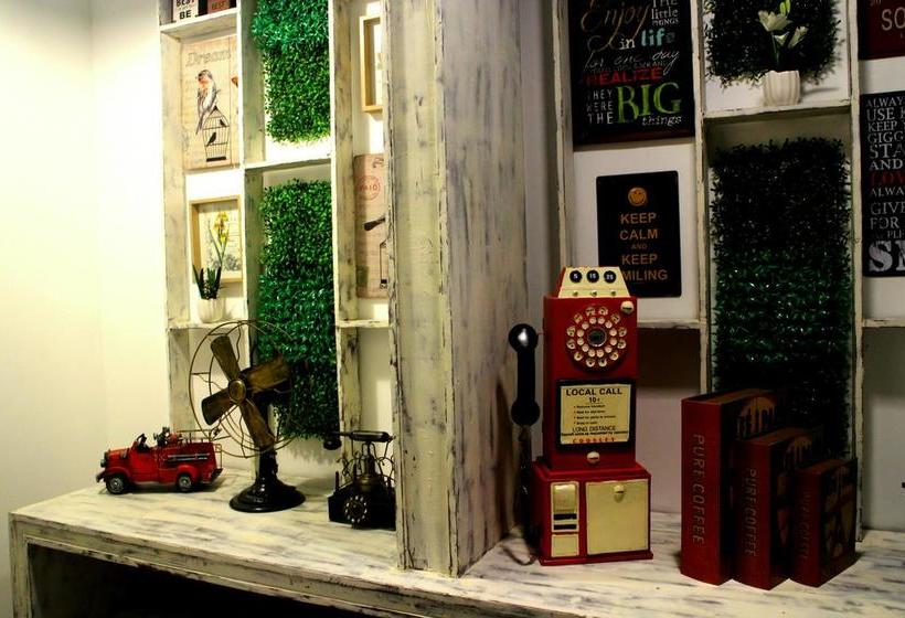 Food District Hostel Cebu Central