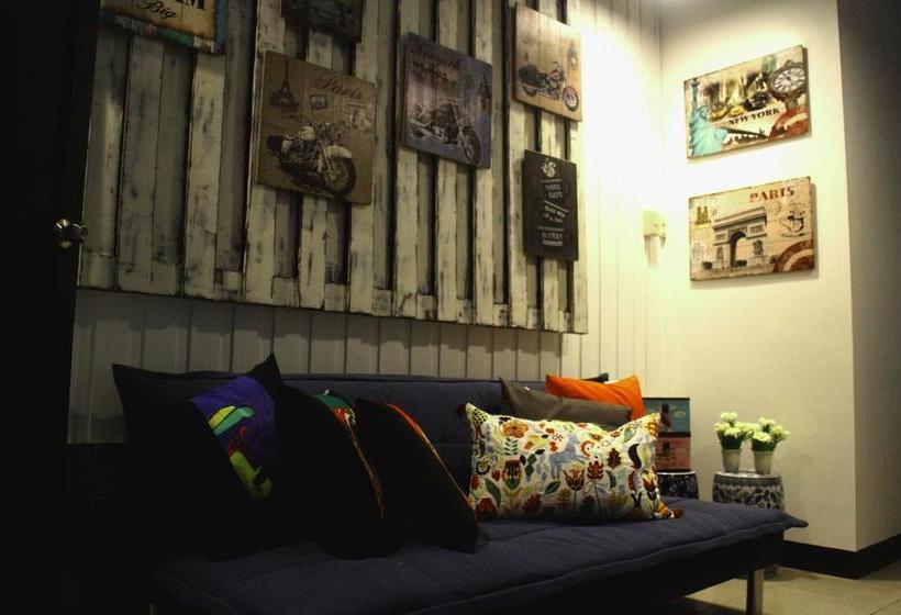 Food District Hostel Cebu Central