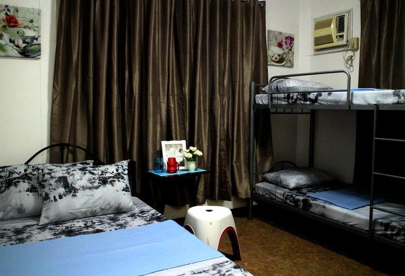 Food District Hostel Cebu Central
