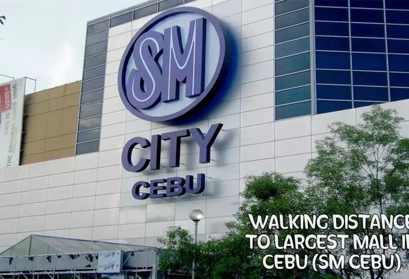 Food District Hostel Cebu Central