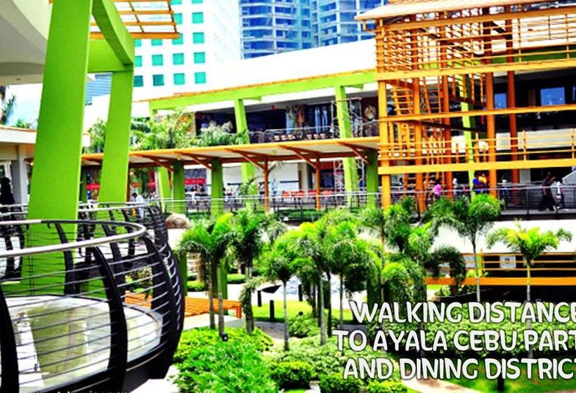 Food District Hostel Cebu Central