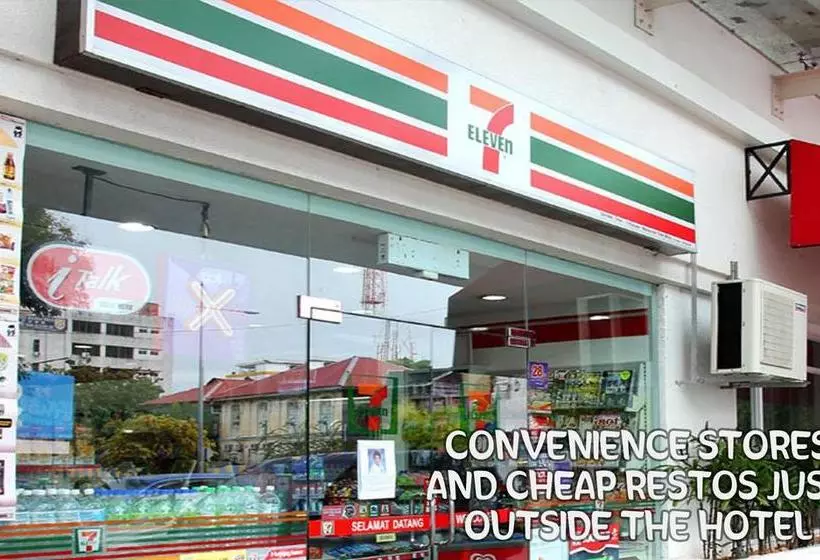 Food District Hostel Cebu Central