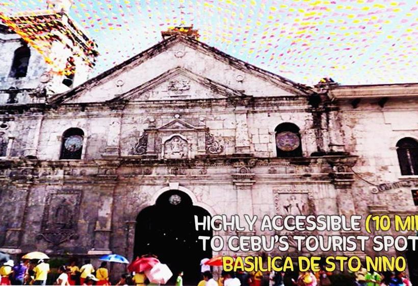 Food District Hostel Cebu Central