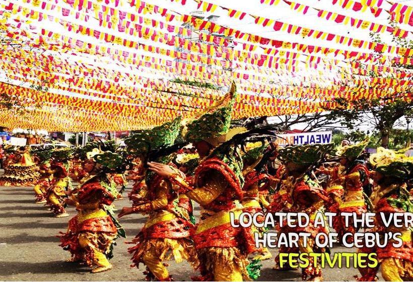 Food District Hostel Cebu Central