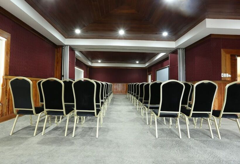 בית מלון כפרי Alta D Tagaytay