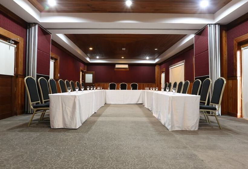 בית מלון כפרי Alta D Tagaytay