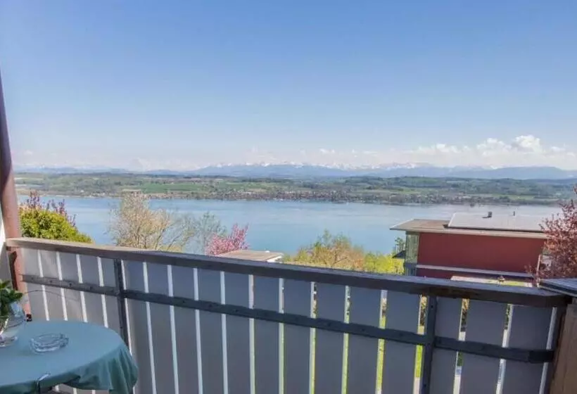 ホテル Le Mont Vully Hôtel Restaurant