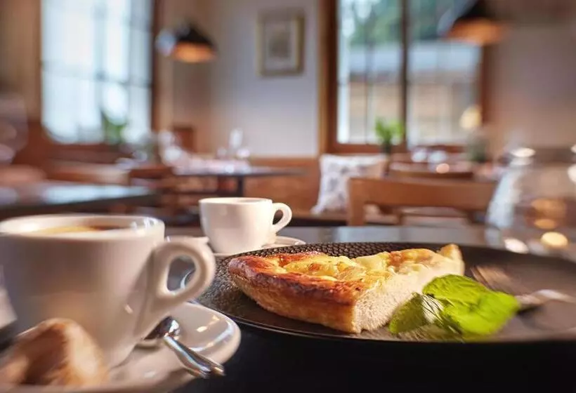 ホテル Le Mont Vully Hôtel Restaurant