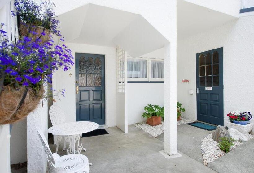 Waimarie On Riverside Motel & Apartments