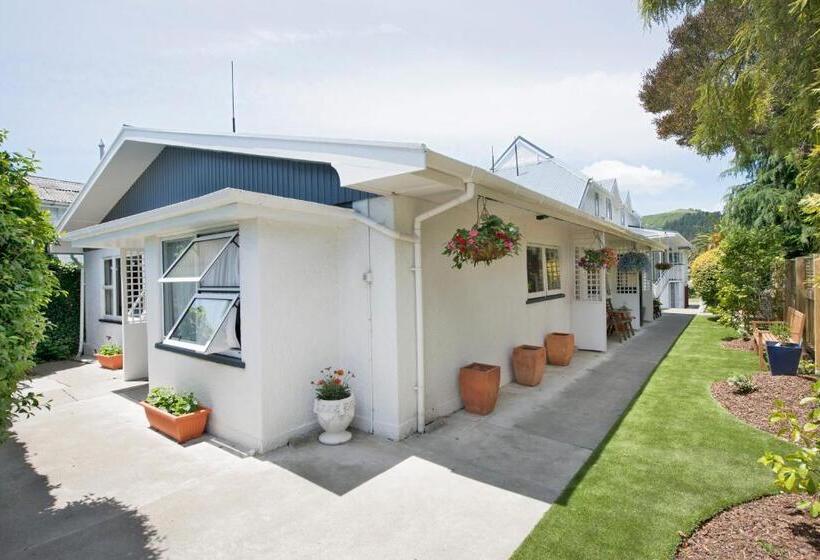 Waimarie On Riverside Motel & Apartments