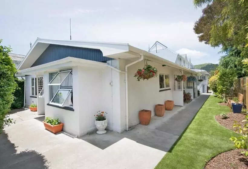 Waimarie On Riverside Motel & Apartments