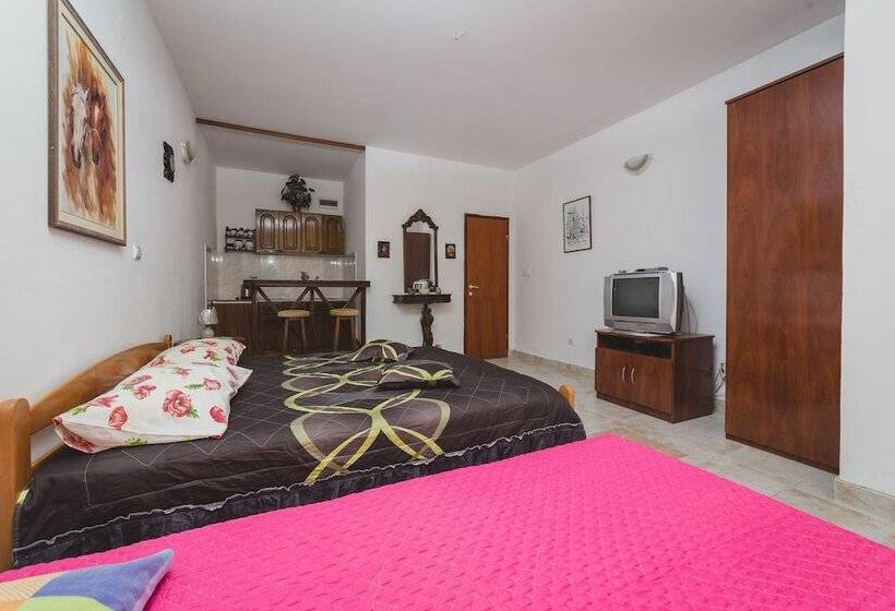 هتل Apartments Andjela