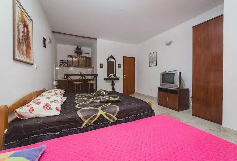 هتل Apartments Andjela
