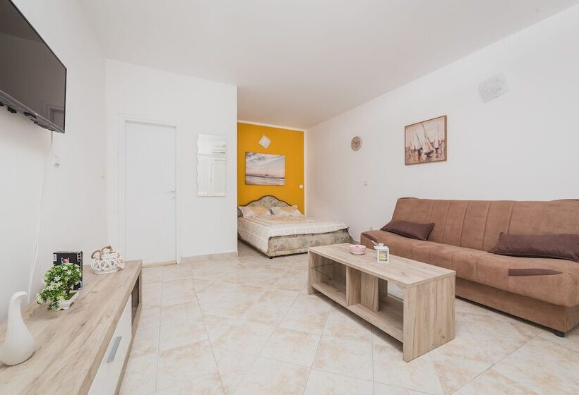 هتل Apartments Andjela