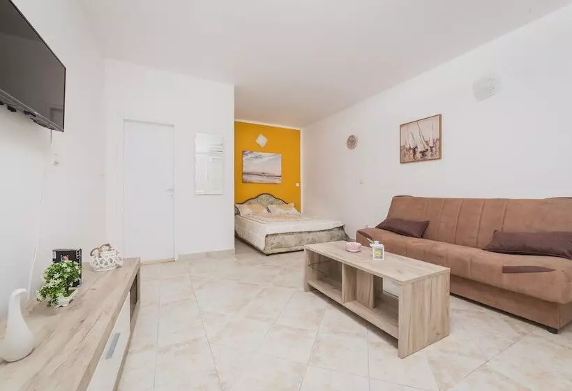 هتل Apartments Andjela