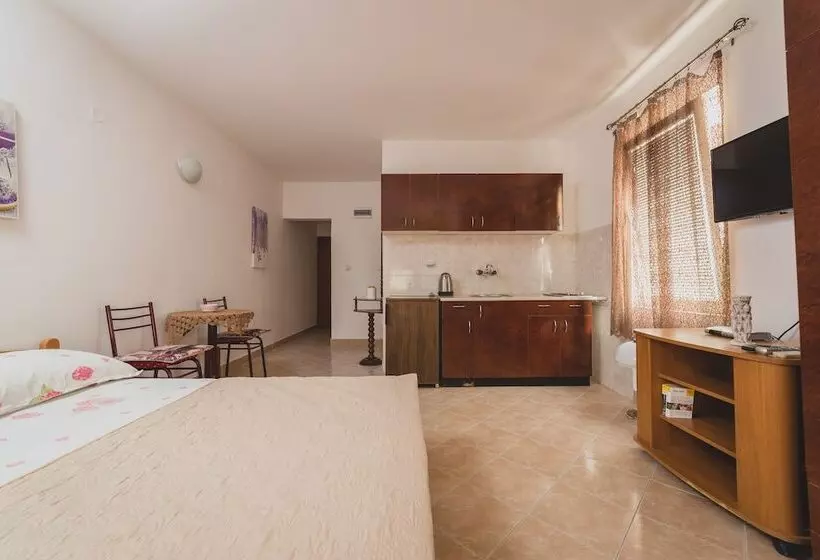 هتل Apartments Andjela
