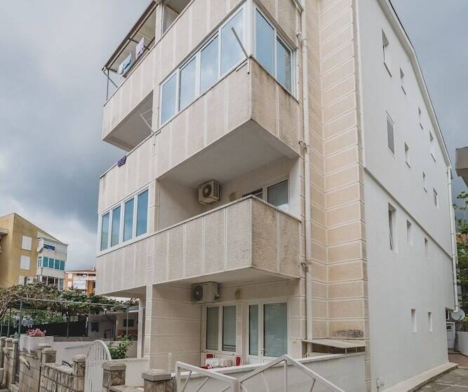 هتل Apartments Andjela