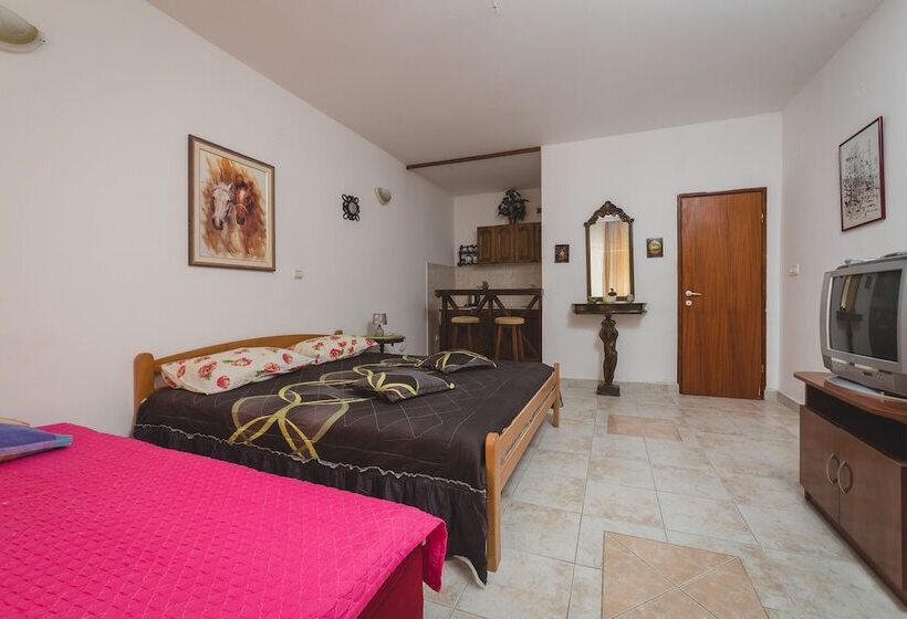 هتل Apartments Andjela